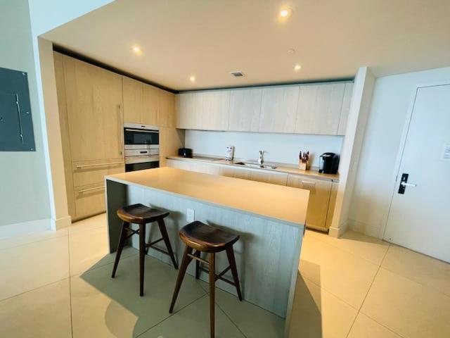 Stay At The Top With Amazing Views By Rent4Us Hollywood Exterior foto